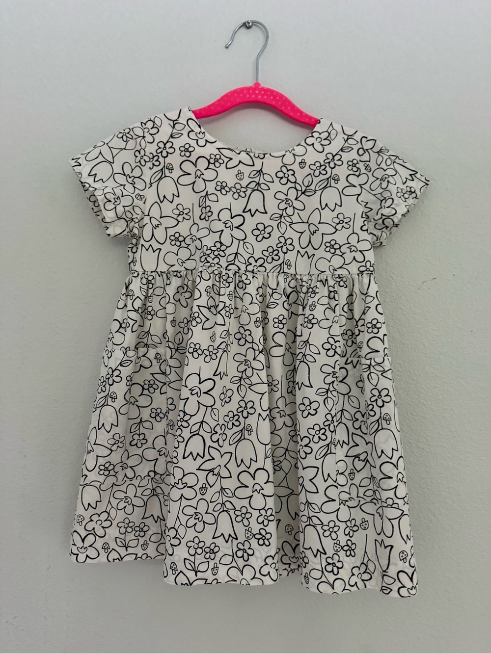 Hanna Andersson - White Dress with Black Floral - Size 4 - Picture 2 of 4